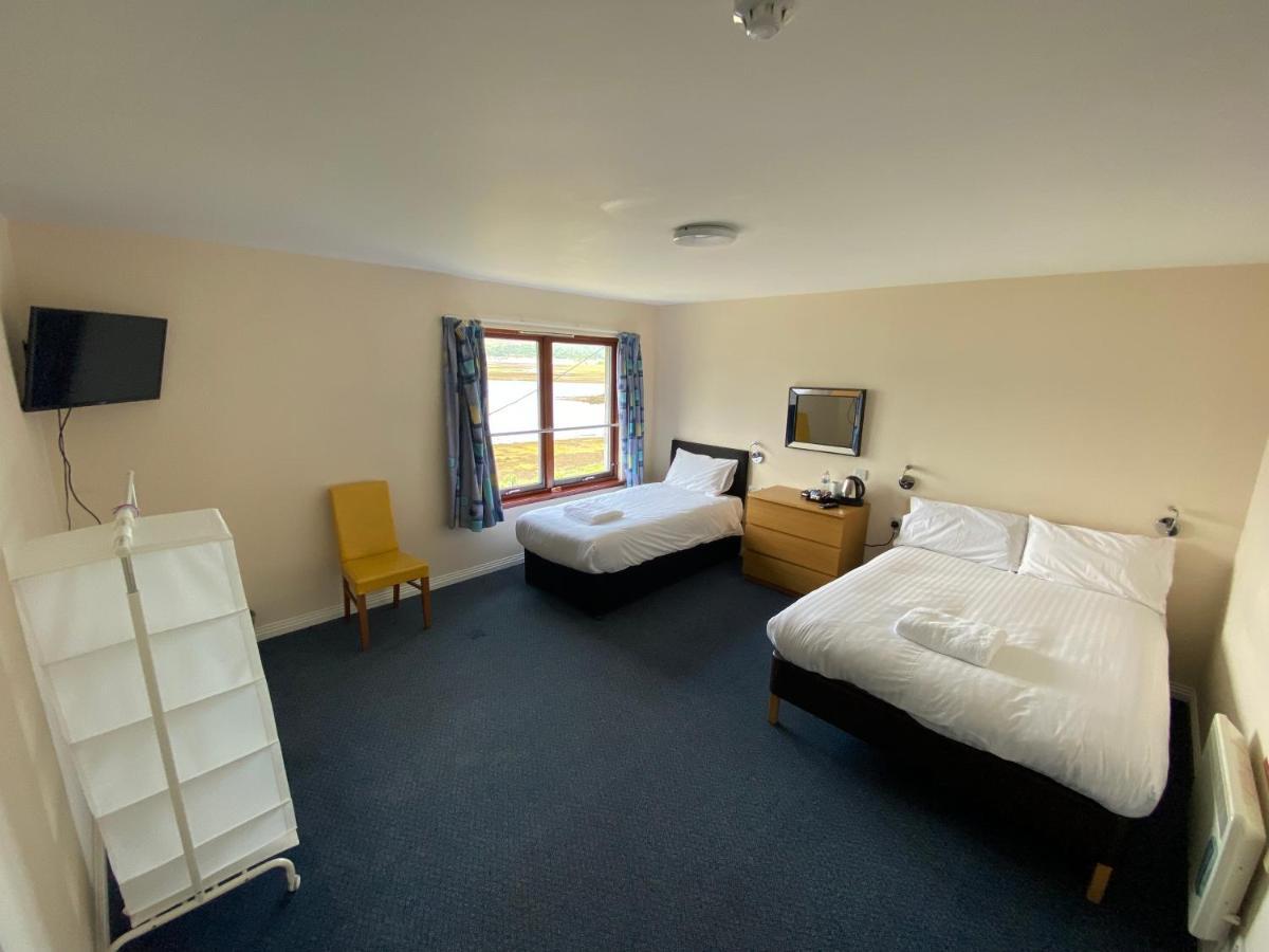 Waterfront Lodge - Accommodation Only Fort William Extérieur photo