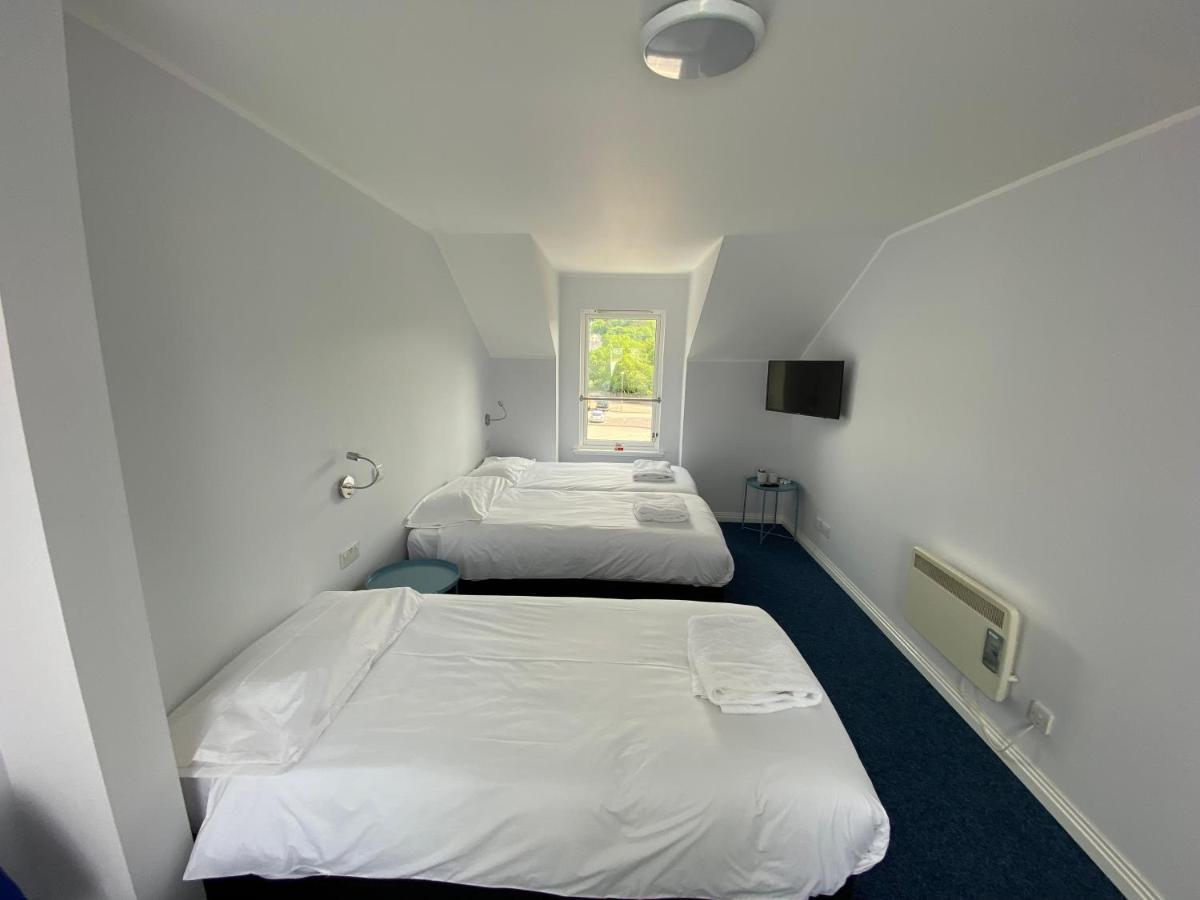 Waterfront Lodge - Accommodation Only Fort William Extérieur photo